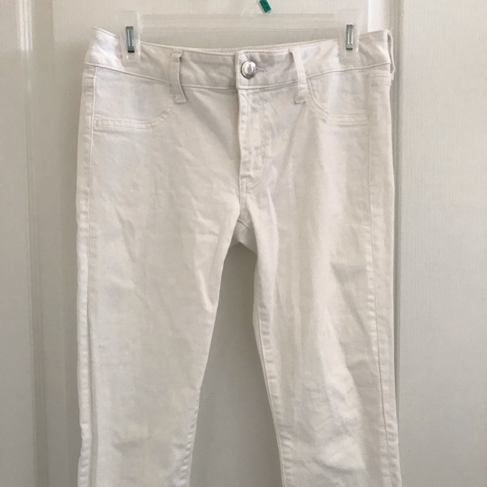 AMERICAN EAGLE STRETCHY LOW RISE JEANS